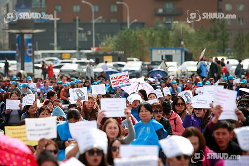 ЕБС-ийн багш нар ажлаа хаяад, амьдралын эрхээр гадагшаа явж байгаа нь үнэн