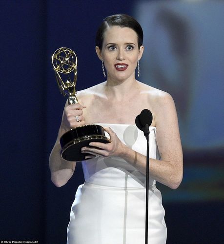 “Эмми”: Хатан хааны дүрээрээ ялагч боллоо