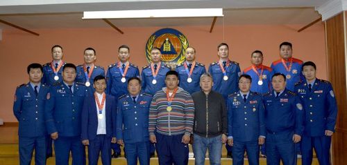 Онцгой байдлын байгууллагын баг тамирчид эх орондоо ирлээ