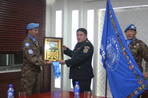 Энхийг сахиулагчдыг шагналаа