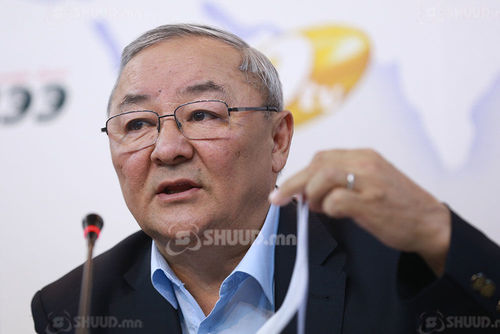 Ц.Монгол: Үндсэн хуульд өөрчлөлт оруулах гэж байгаа арга хэлбэр нь буруу байна