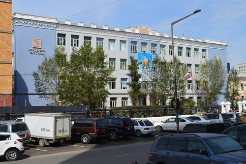 Нэгдүгээр сургуулийн захирлыг нэг сар цагдан хорихоор болжээ