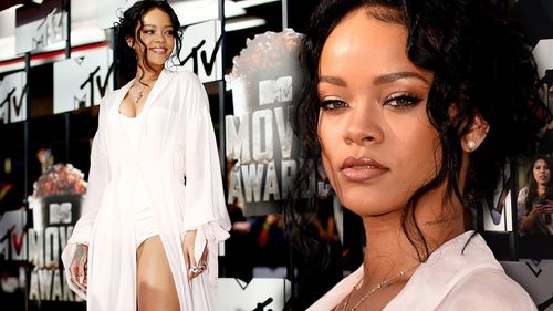 Рианна: Ганц бие байхдаа галзуу бүхнийг хийж үзэх хэрэгтэй