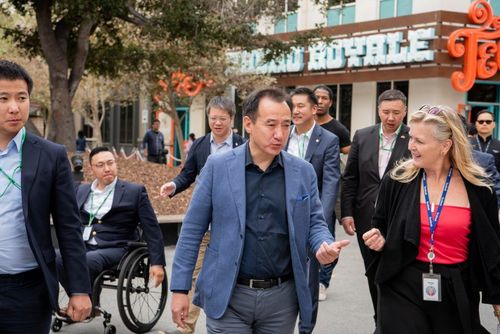 Монголын ЭСЯ-дын фэйсвүүк хуудсууд албажлаа