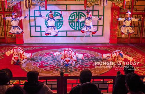 ФОТО: “Өнөөдрийн Монгол” төслийн дуранд буусан АГШИН