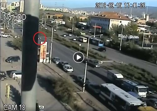 Осол гаргасан жолоочийг эрэн сурвалжилж байна