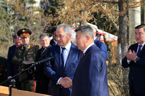 ОХУ-аас буцалтгүй тусламжаар зэвсэг, техник нийлүүлэхийг хүсэв