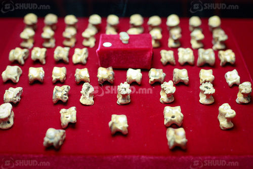 ФОТО: Археологийн үзмэрийн тусгай үзэсгэлэн нээгдлээ