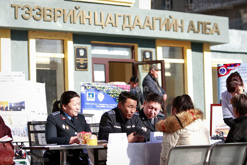 Тээврийн цагдаагийн албанд түр үнэмлэх гаргаж байна