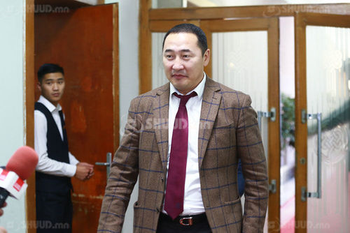 Ж.Мөнхбат: Бид Э.Цэндбаатарт машин өгөх албатай биш