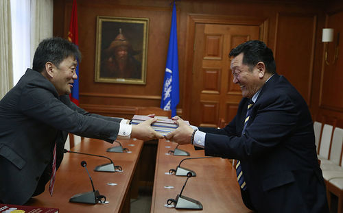 Нүүдэлчдийн төлбөрийн хэрэгслийн түүхийг өгүүлсэн цуврал ном гарлаа