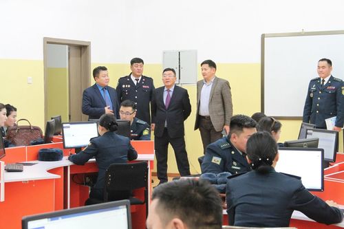 Хуулийн салбарын албан хаагчид 80 хувиар үнэлэгджээ