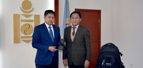 Цацраг хэмжигч багаж хүлээлгэн өглөө