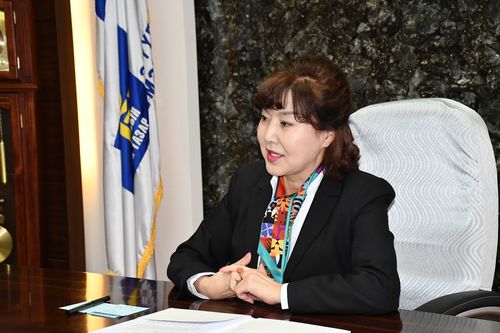 Төрөх эмнэлэгт төрсөн нярайд регистрийн дугаар олгох ажил хэрэгжиж эхэллээ