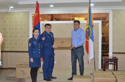 Онцгой байдлын хэлтэст нисэх төхөөрөмж хандивлав