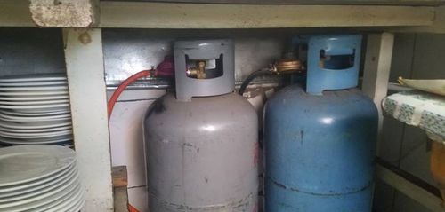 Прокурорын тогтоолоор хоёр газрын үйл ажиллагааг зогсоожээ