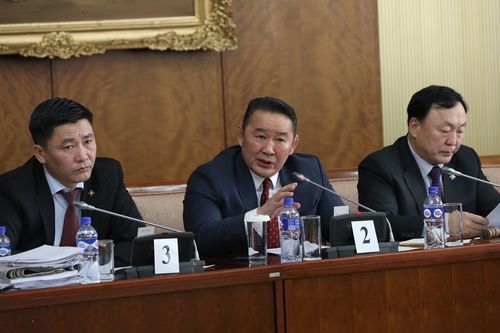 Үндсэн хуульд өөрчлөлт оруулах хэлэлцүүлгээр Ерөнхийлөгч төслөө танилцуулна