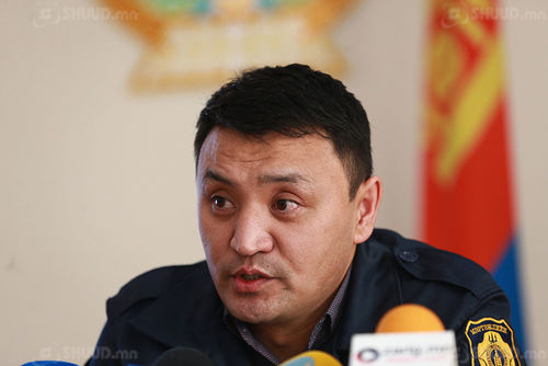 Д.Цэнд-Аюуш: Цаг хэтрүүлэн ажилласан газруудыг хааж байна