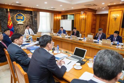 Хүүхдээ асрах эцэг, эхэд тав хүртэл хоногийн цалинтай чөлөө олгоно