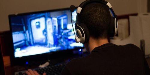 Фэйсвүүк ашиглан залилан хийдэг этгээдүүдийг барьжээ