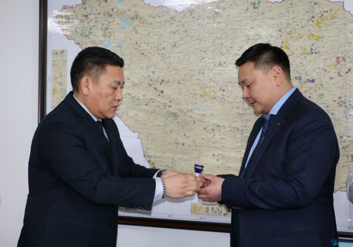 “Эрдэнэс алт ресурс” ХХК-ийн захирлаар Б.Ачитсайханыг томиллоо