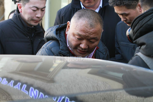 Д.Эрдэнэбилэгийг Монголд ирсэн даруйд нь цагдан хорих шийдвэр гарлаа