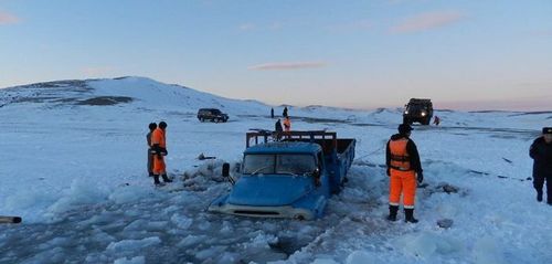 Мөс цөмөрсөн долоон дуудлага иржээ