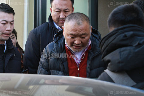 Д.Эрдэнэбилэгийг суллаж, хилийн хориг тавьжээ