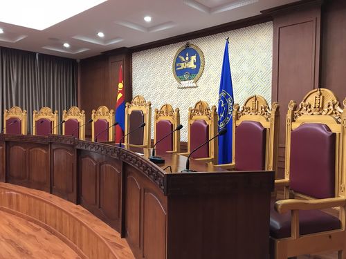 Үндсэн хуулийн цэцийн дунд суудлын хуралдаан болно