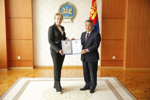ОХУ-ын доктор, профессорыг Алтан гадас одонгоор шагнав