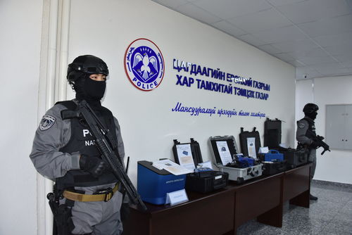 Хар тамхитай тэмцэх газрын үйл ажиллагаатай танилцав