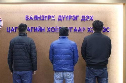 Цагдаагийн хуурамч бичиг баримтаар залилан хийдэг этгээдүүдийг саатууллаа