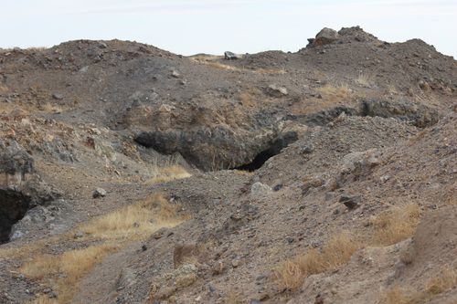 Гүн нүхэнд унасан гурван настай хүүг эсэн мэнд гаргажээ