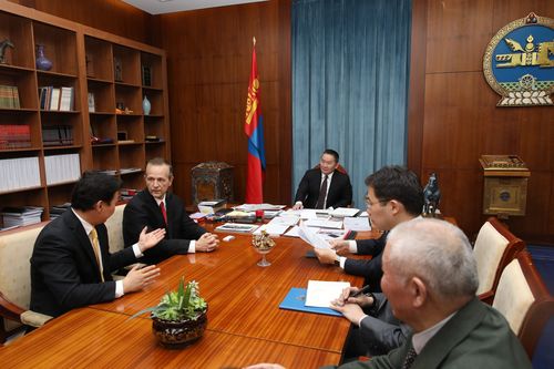 Ерөнхийлөгч Х.Баттулга эрдэмтдийн төлөөллийг хүлээн авч уулзав