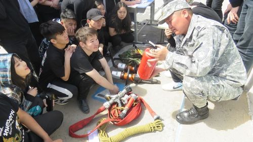 Сурагчид гамшгаас хамгаалах мэдлэгтэй боллоо