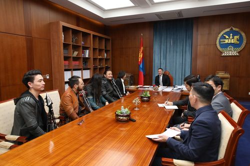 Ерөнхийлөгч Х.Баттулга “THE HU” хамтлагийн залуустай уулзлаа