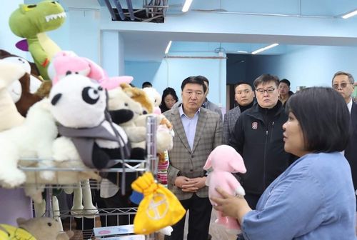 УИХ-ын дарга Г.Занданшатар хүүхдийн асрамж, халамжийн байгууллагуудад очлоо