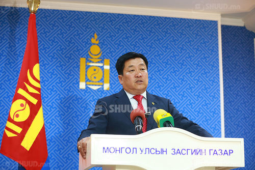 Б.Энх-Амгалан: Улс төрийн захиалгатай хэргийн талаар цаг нь болохоор тодорхой ярьж өгнө