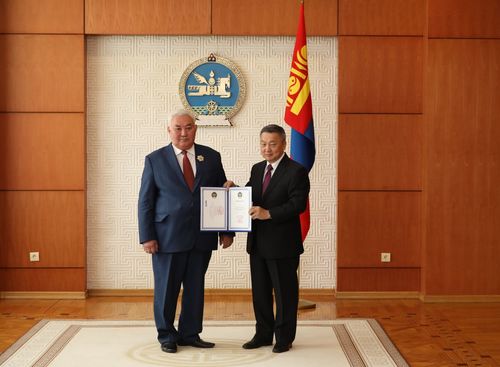 ОХУ-ын иргэн Виктор Санжиевич Лобановыг Алтан гадас одонгоор шагналаа