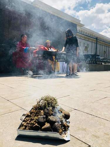Ц.Нямдорж сайдыг огцруулахаар лам залжээ