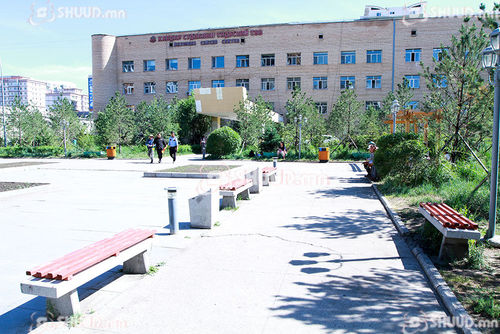 ХСҮТ эмч, ажилчдадаа гурван сая төгрөгийн урамшуулал олгожээ