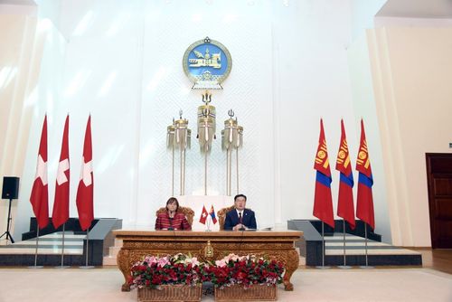 Швейцарын Элчин сайдын яамыг Монголд нээхээр ярилцаж байна