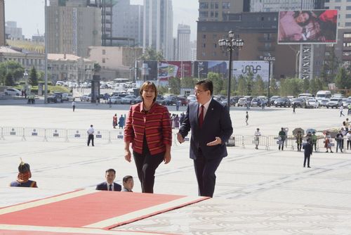 УИХ-ын дарга Г.Занданшатар хүндэт зочноо угтан авлаа