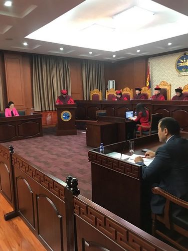 Ашигт малтмалын тухай хуулийн зарим заалт хууль зөрчсөн эсэхийг хэлэлцэж байна