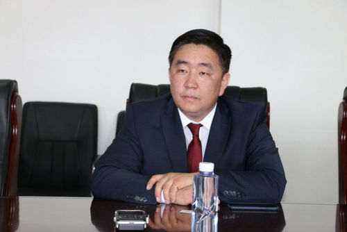 Хөх хот дахь Ерөнхий консул Д.Мөнх-Эрдэнийг эгүүлэн татав