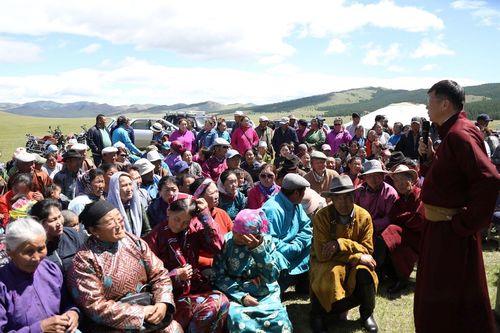 Л.Энх-Амгалан 3000 гаруй иргэдтэй уулзаж,Үндсэн хуулийн өөрчлөлтийг танилцуулав