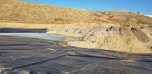 Заамарын гурван уурхайн үйл ажиллагааг зогсоолоо