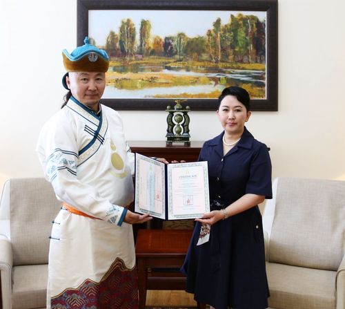 Хуурч, хөөмийч Э.Баатаржав Монгол Улсын Соёлын элч боллоо