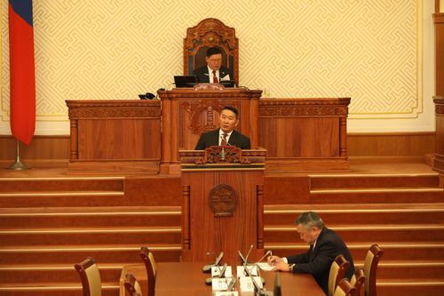 ШУУД: Ээлжит сонгуулийг хойшлуулахаас өөр гарц байхгүй