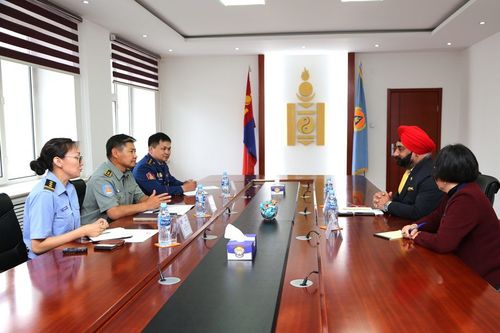 Энэтхэг улсын Элчин сайдтай уулзлаа